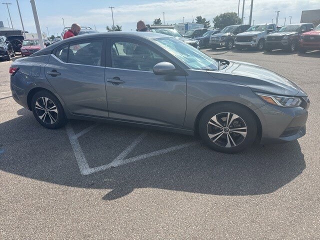 2022 Nissan Sentra SV photo 2