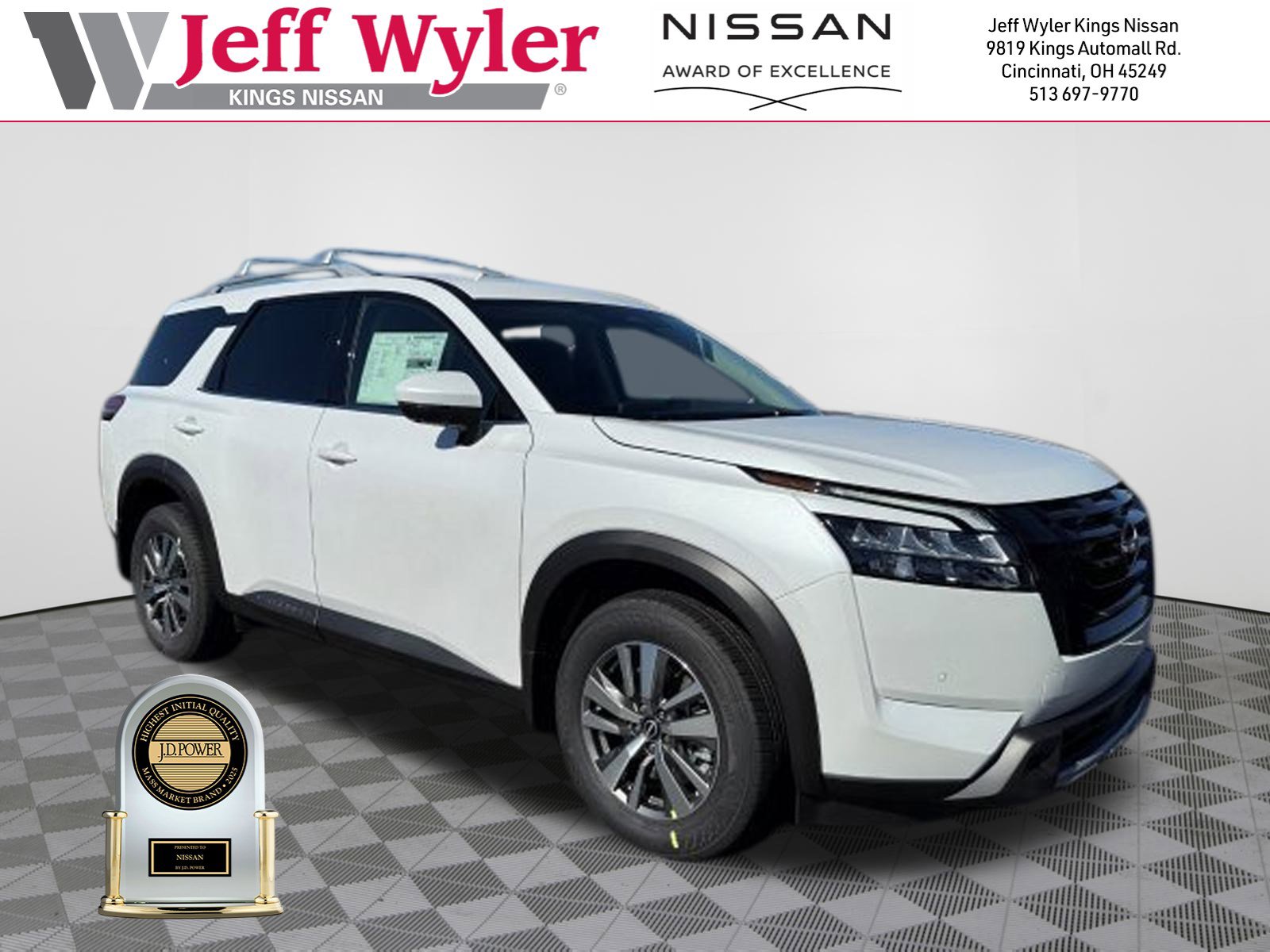 2025 Nissan Pathfinder SL's photo