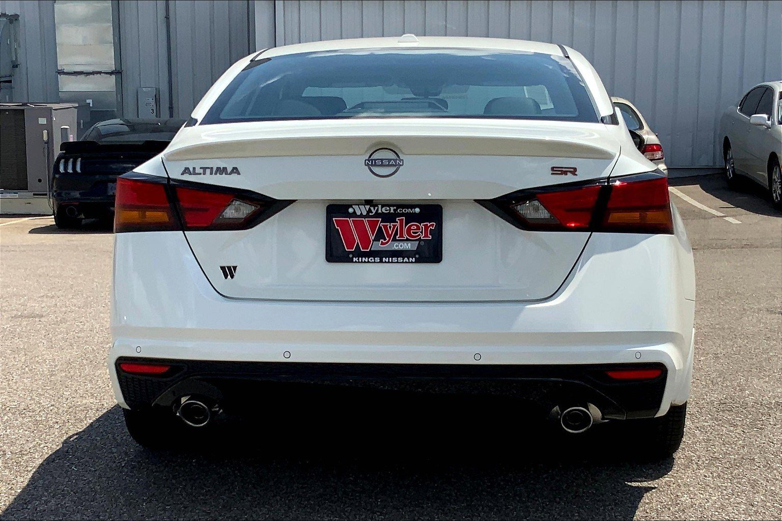 2025 Nissan Altima SR photo 4