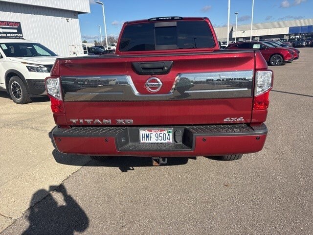2016 Nissan Titan Platinum Reserve photo 4
