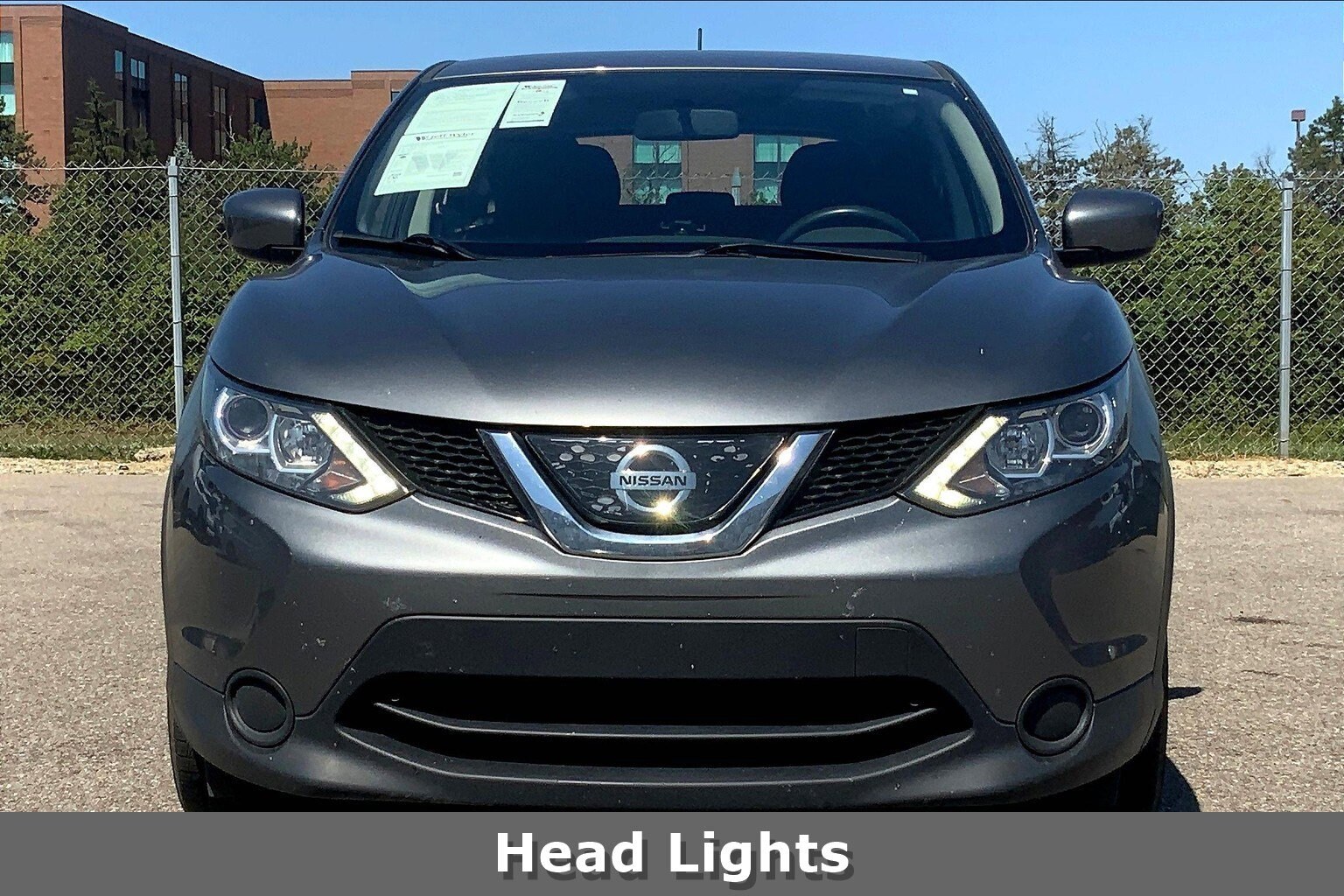 2018 Nissan Rogue Sport S photo 2