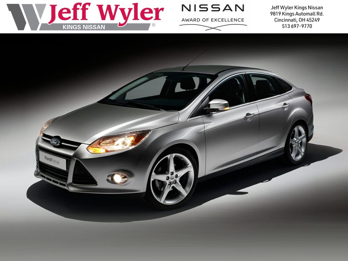 2012 Ford Focus SE's photo