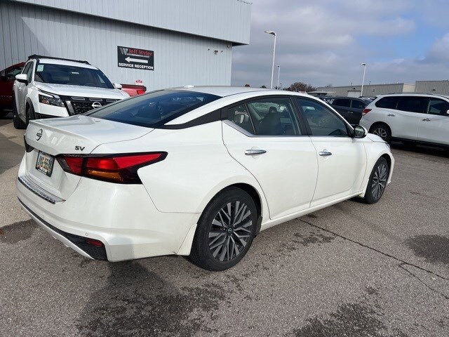 2023 Nissan Altima 2.5 SV photo 4