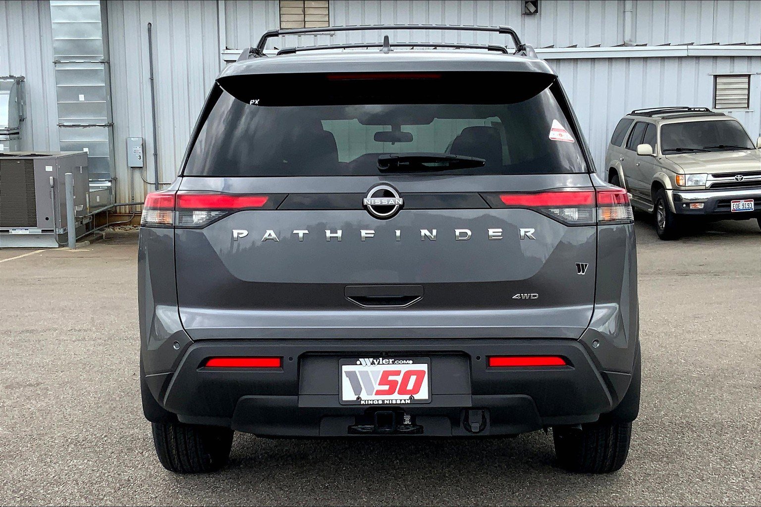 2025 Nissan Pathfinder SV photo 4