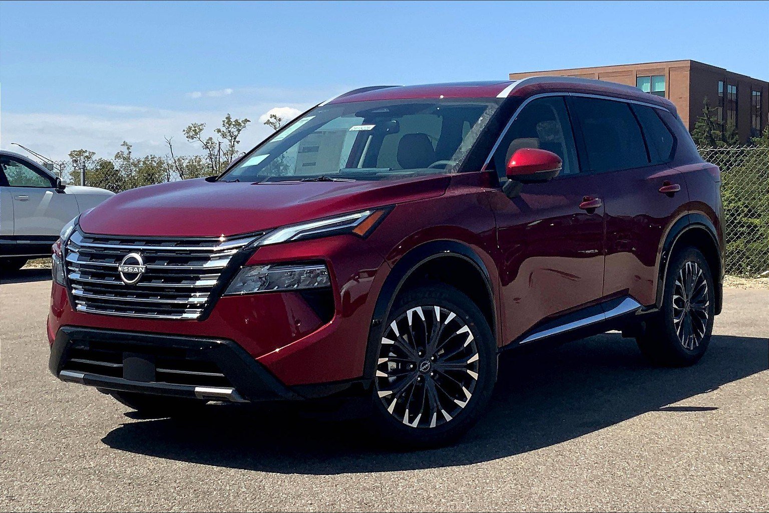 2026 Nissan Rogue Platinum photo 2
