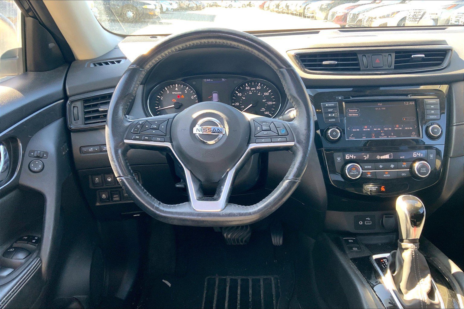 2019 Nissan Rogue SV photo 2