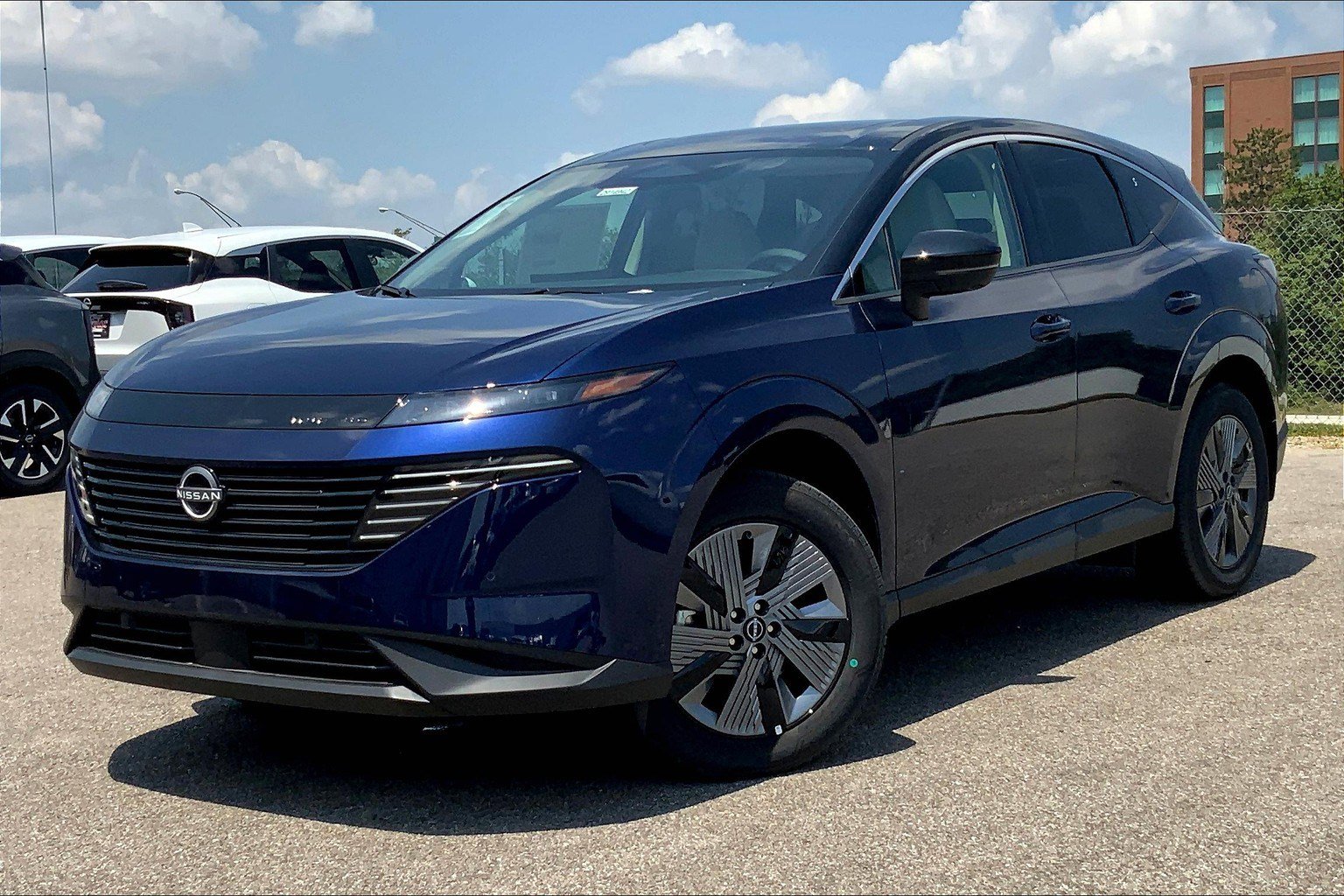 2025 Nissan Murano SL photo 2