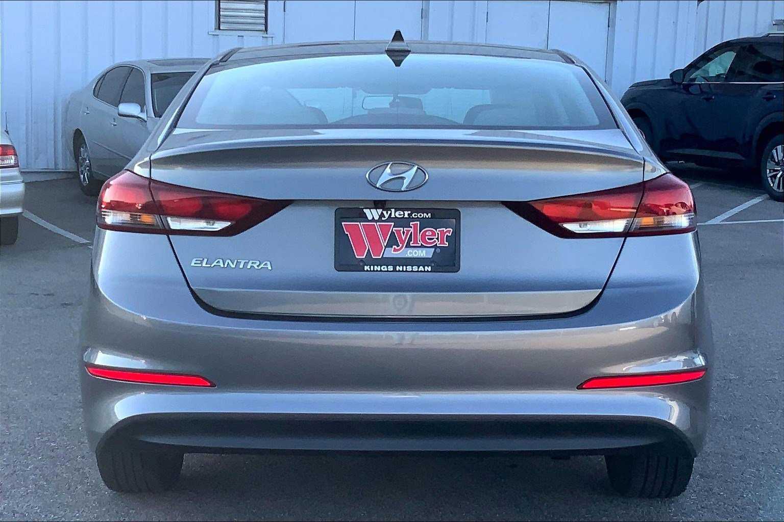 2018 Hyundai Elantra SEL photo 3
