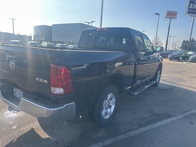 2016 Ram 1500 SLT photo 2