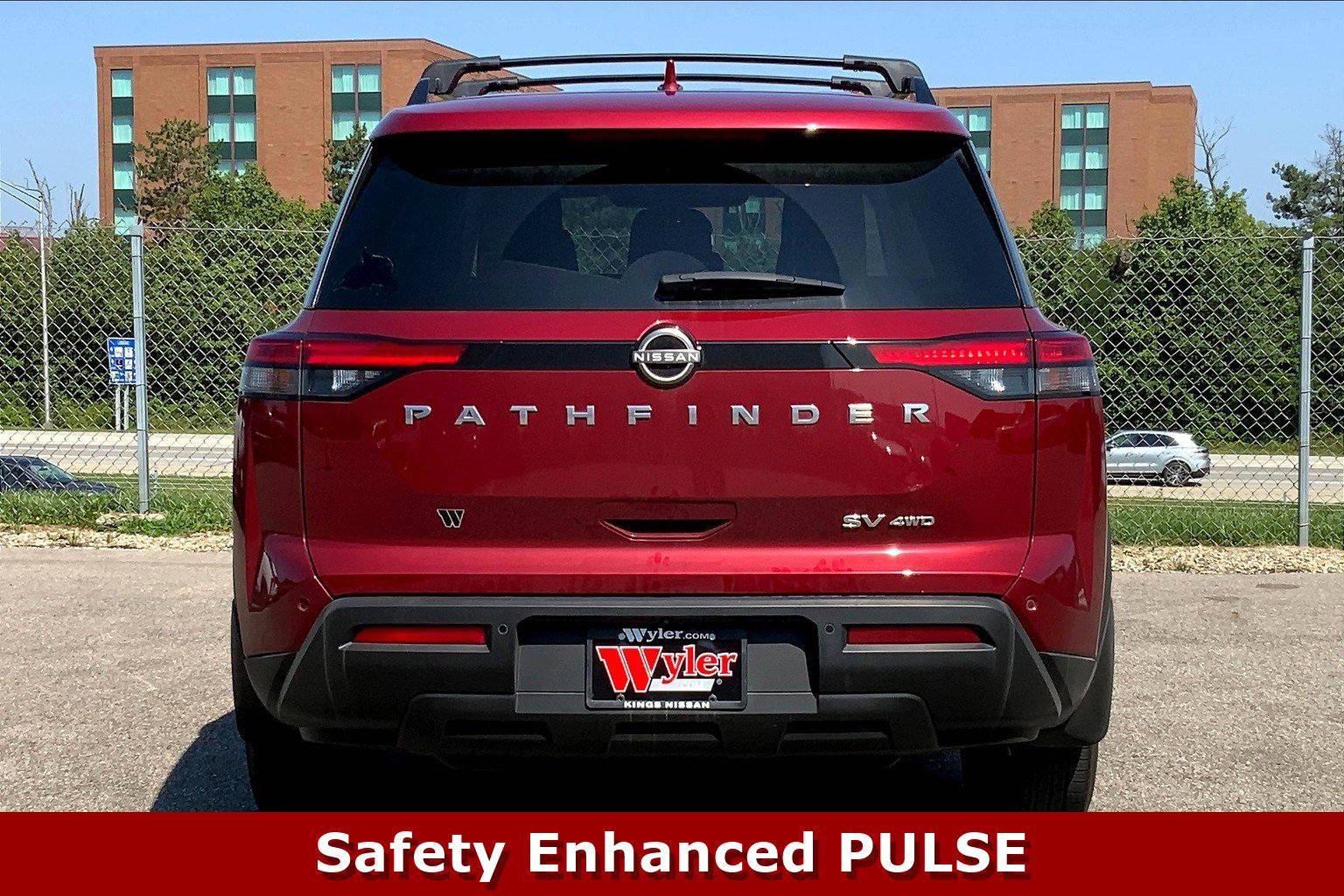 2022 Nissan Pathfinder SV photo 3