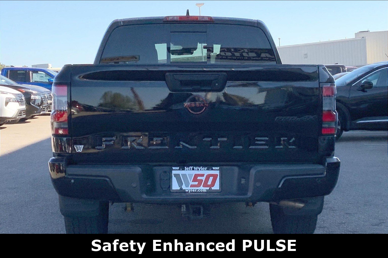 2024 Nissan Frontier Crew Cab PRO-4X photo 2