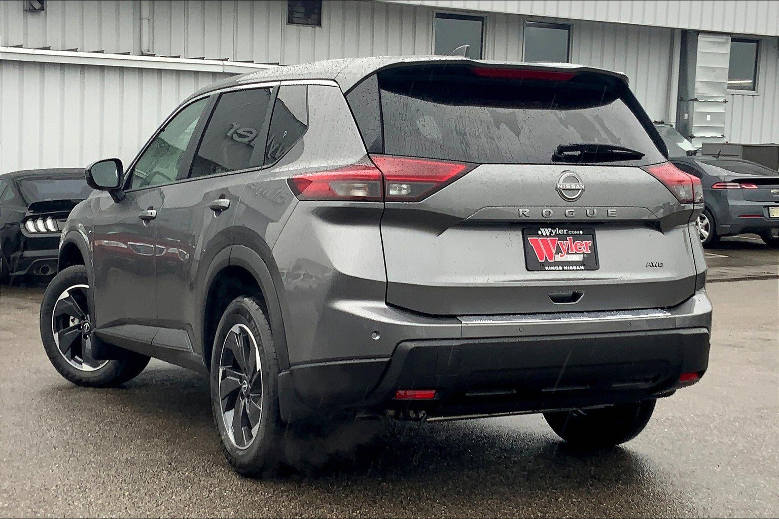 2026 Nissan Rogue SV photo 2