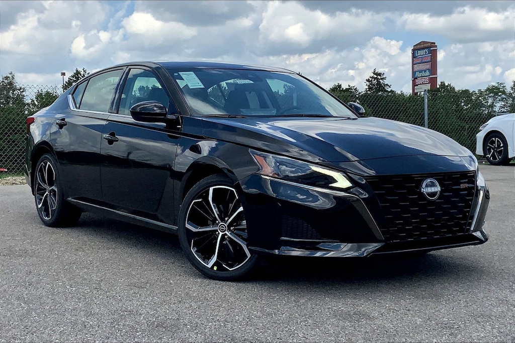 New 2025 Nissan Altima SR 4dr Car