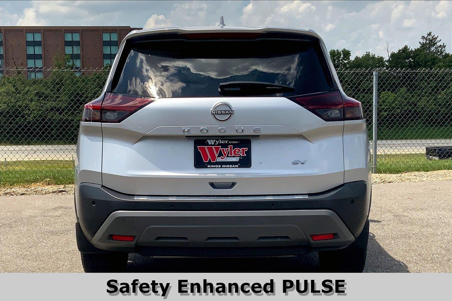 2023 Nissan Rogue SV photo 3