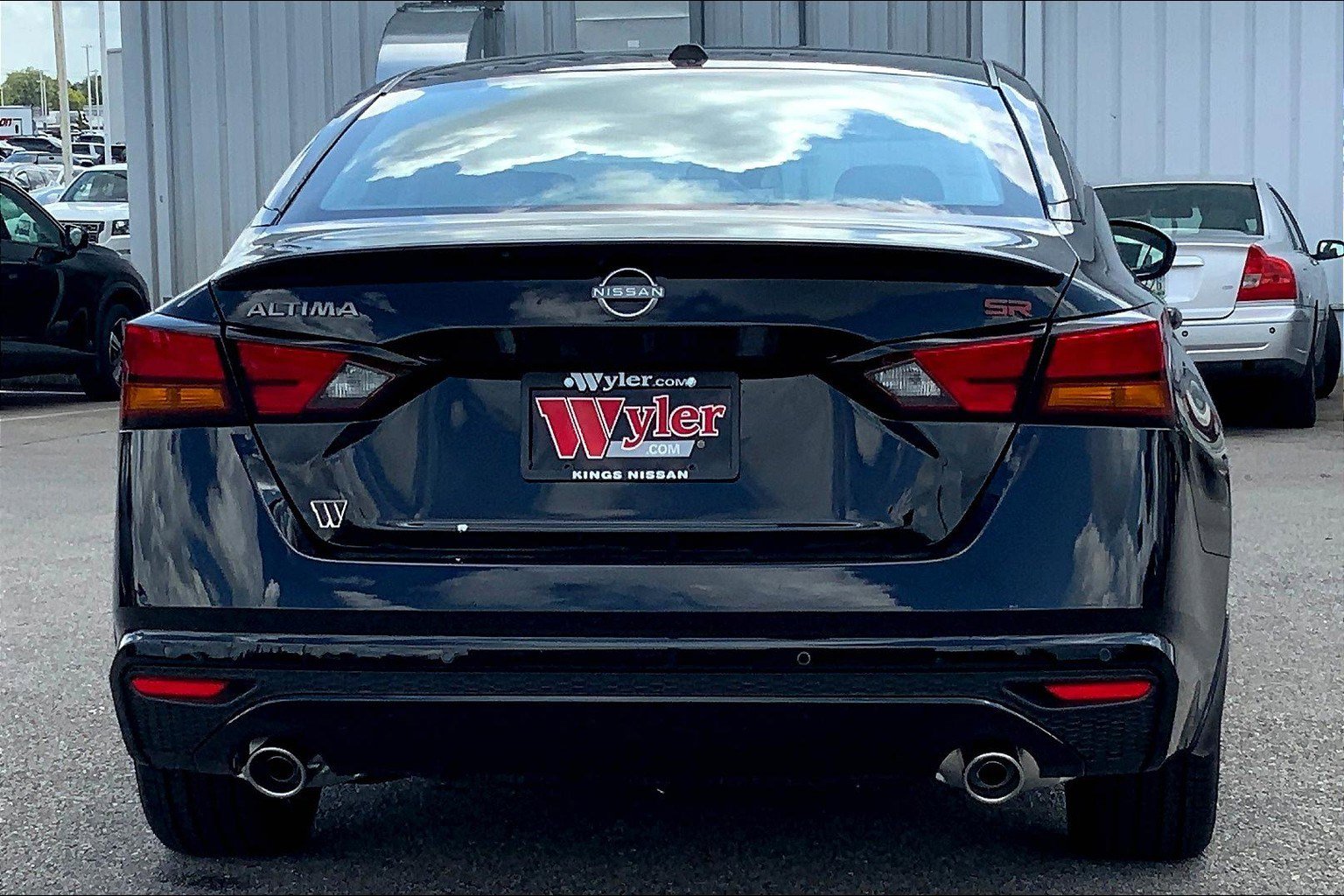 2025 Nissan Altima SR photo 4