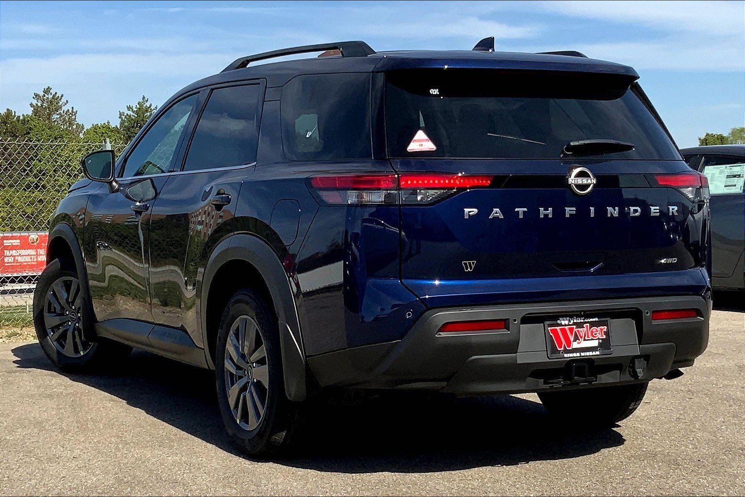 2025 Nissan Pathfinder SV photo 3