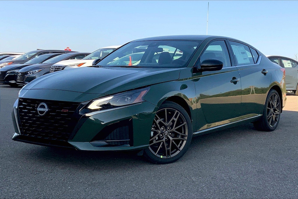 New 2025 Nissan Altima SR 4dr Car