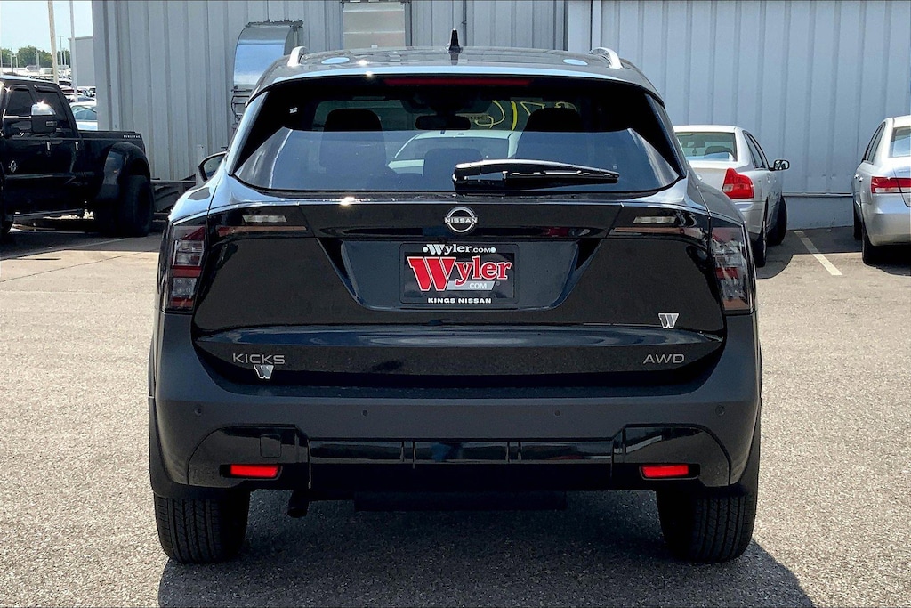 New 2025 Nissan Kicks SV Sport Utility
