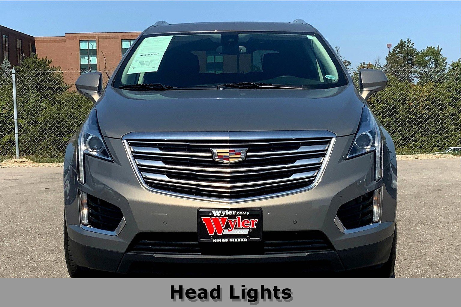 2017 Cadillac XT5 Luxury photo 2
