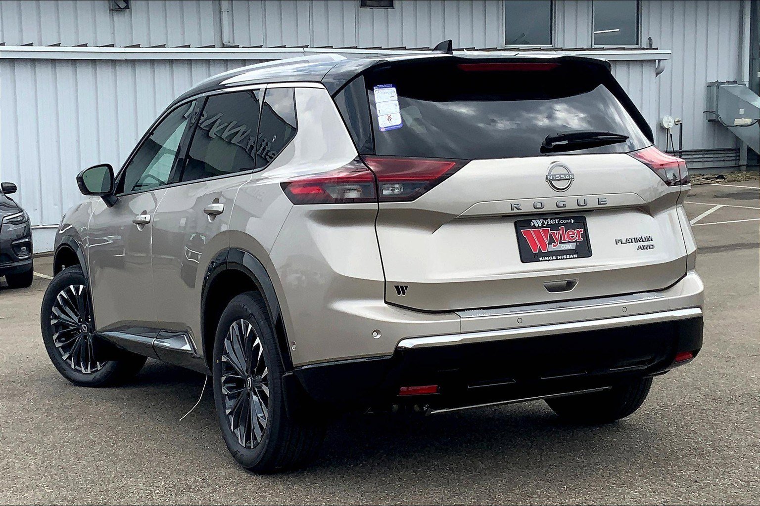 2026 Nissan Rogue Platinum photo 3