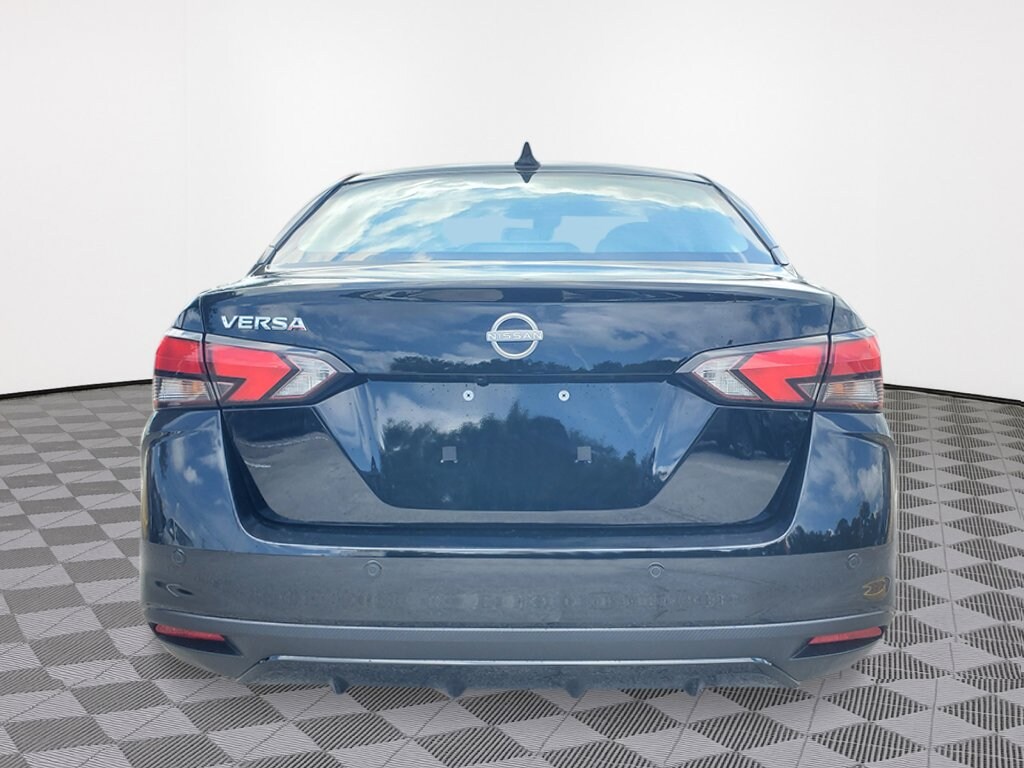 New 2025 Nissan Versa SV 4dr Car