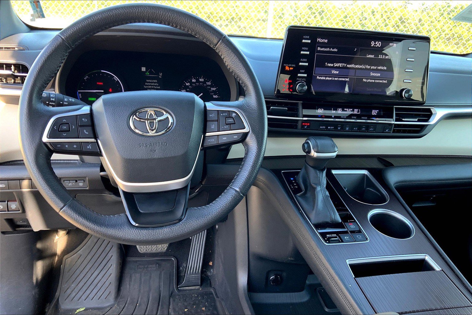 2023 Toyota Sienna XLE photo 4