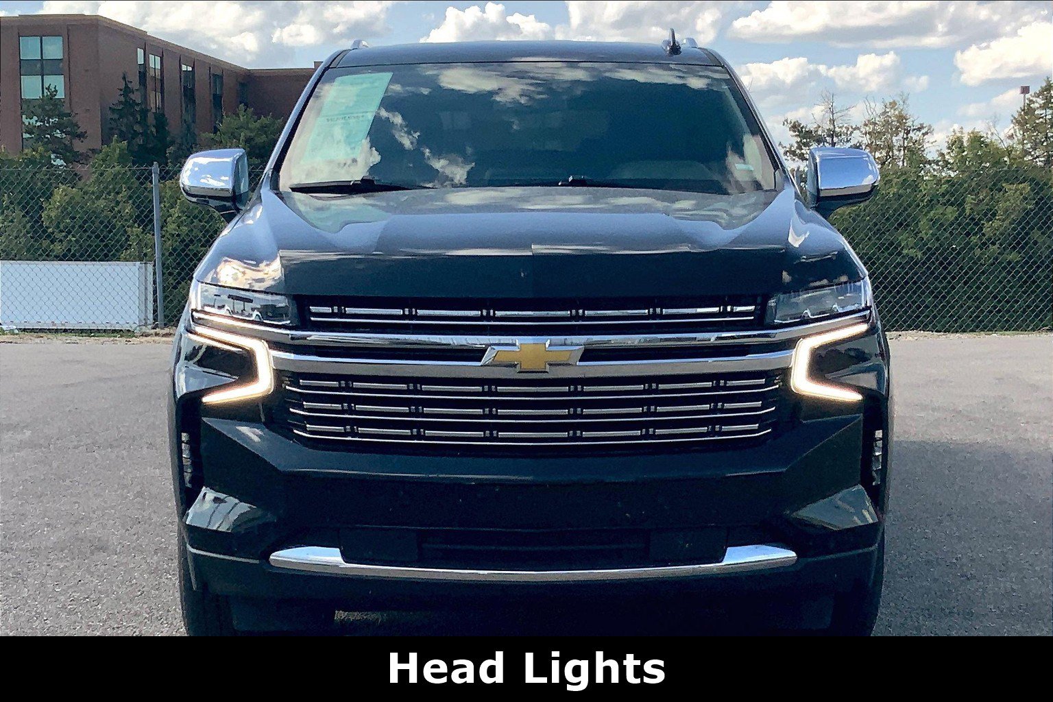 2024 Chevrolet Suburban Premier photo 2