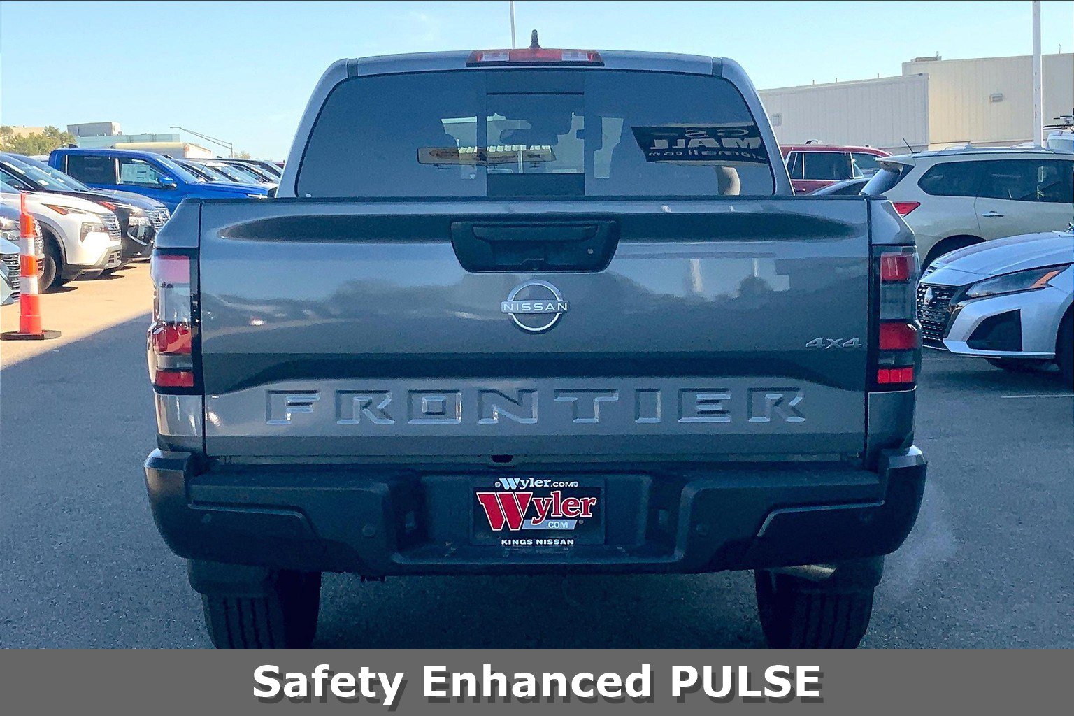 2025 Nissan Frontier Crew Cab S photo 3