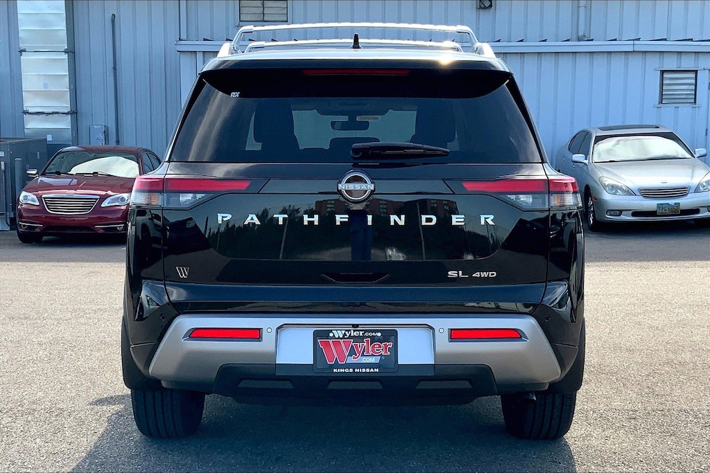 New 2025 Nissan Pathfinder SL Sport Utility