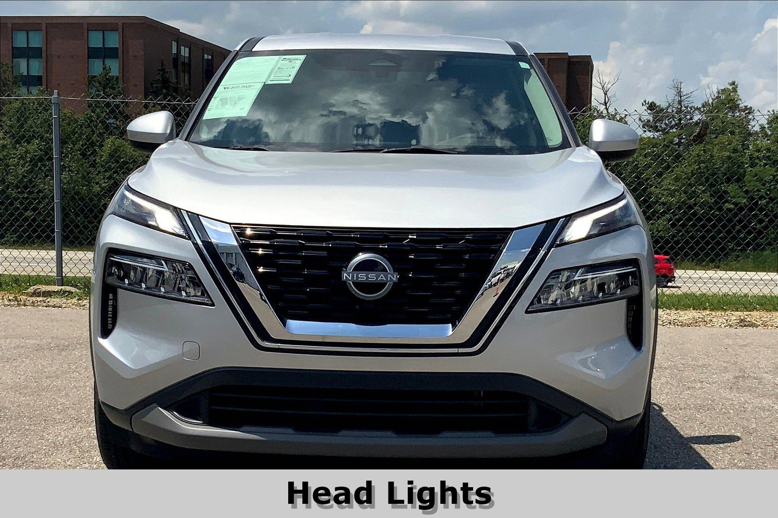 2023 Nissan Rogue SV photo 2