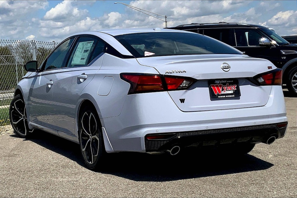 New 2025 Nissan Altima SR 4dr Car