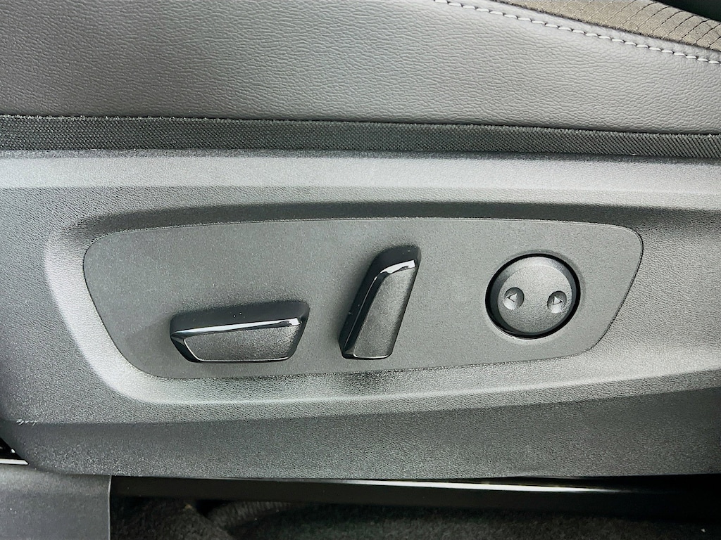 New 2025 Nissan Pathfinder SL Sport Utility