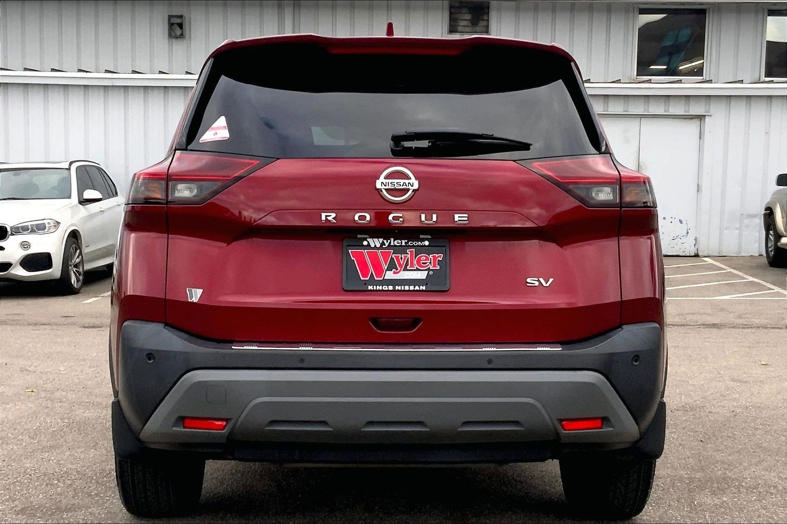 2021 Nissan Rogue SV photo 3