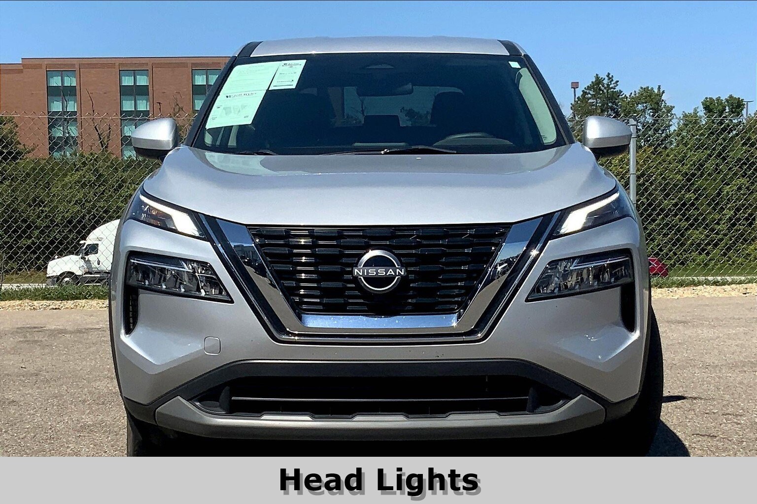 2023 Nissan Rogue AWD SV photo 2