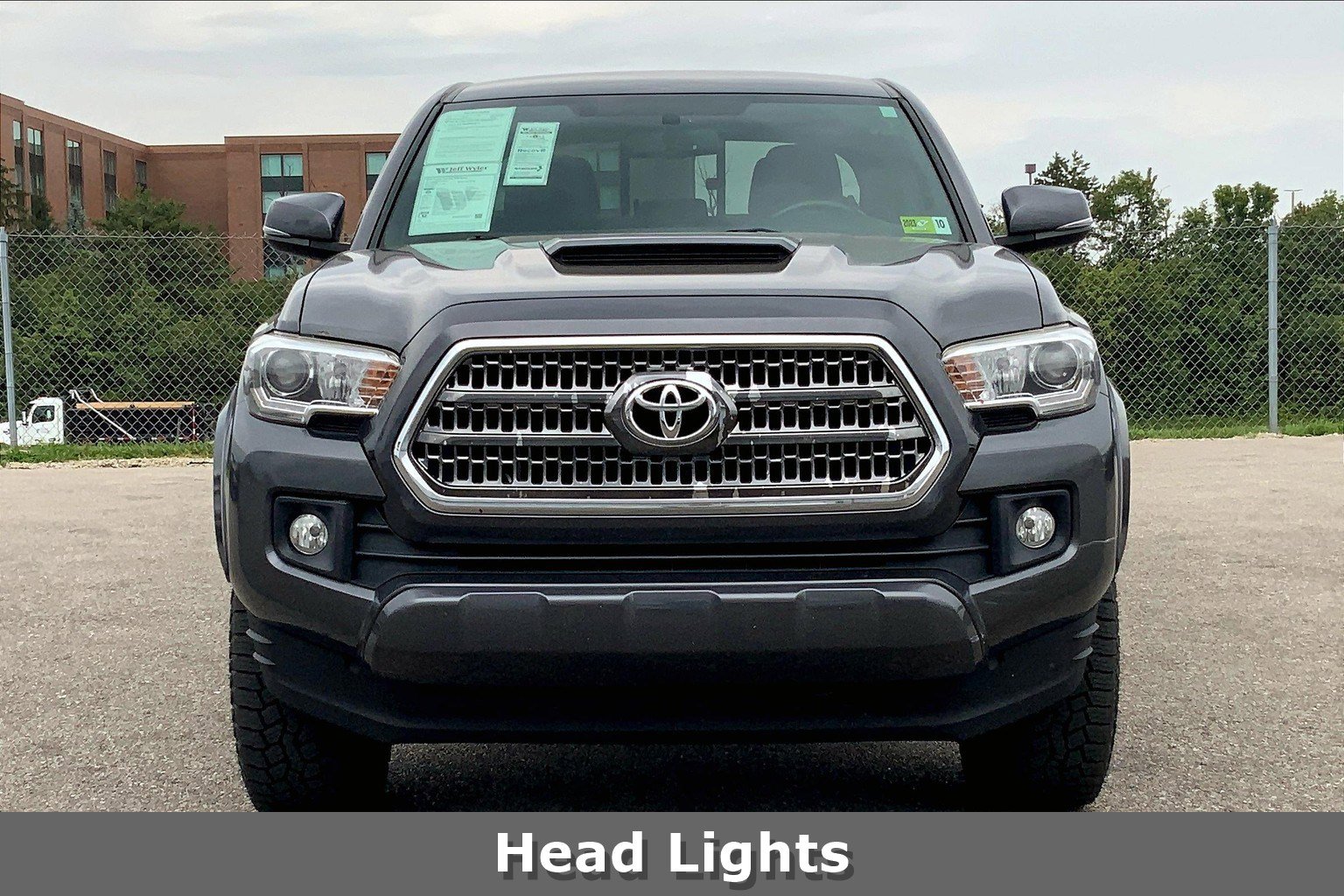 2016 Toyota Tacoma Double Cab photo 2