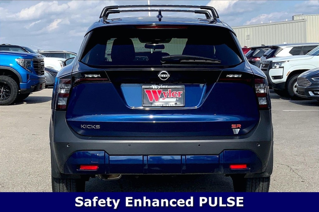 Used 2025 Nissan Kicks SR FWD SUV