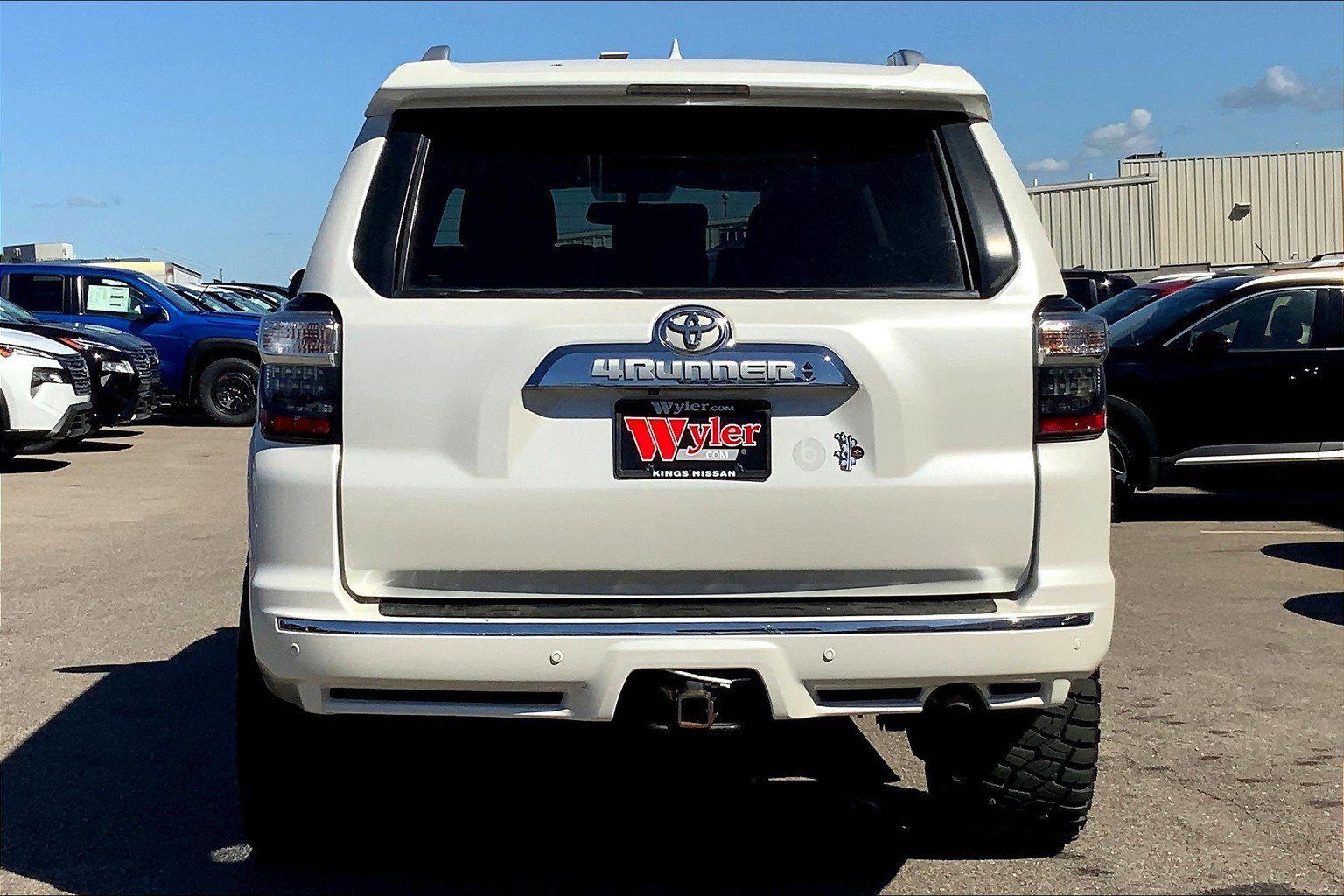 2015 Toyota 4Runner Limited photo 3