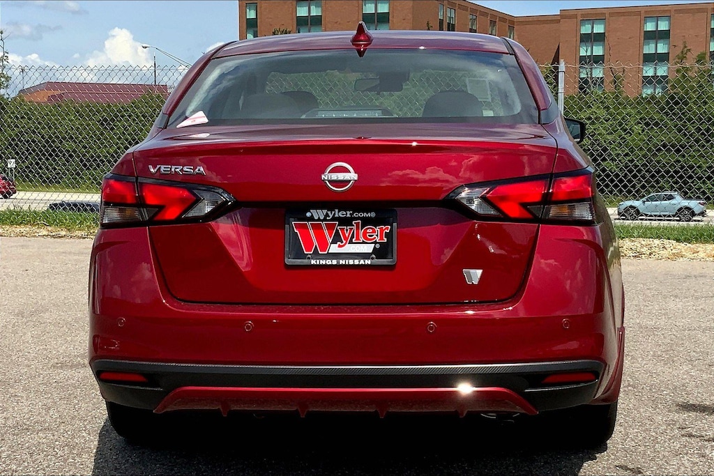 New 2025 Nissan Versa SV 4dr Car