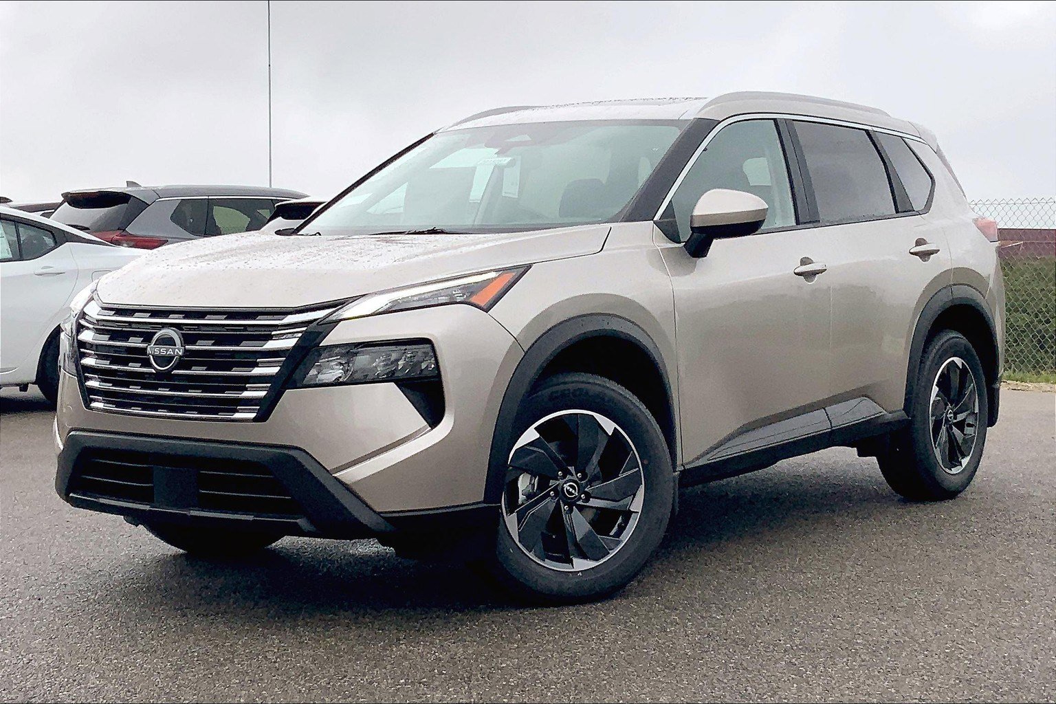 2026 Nissan Rogue SV photo 2