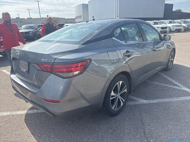 2022 Nissan Sentra SV photo 3