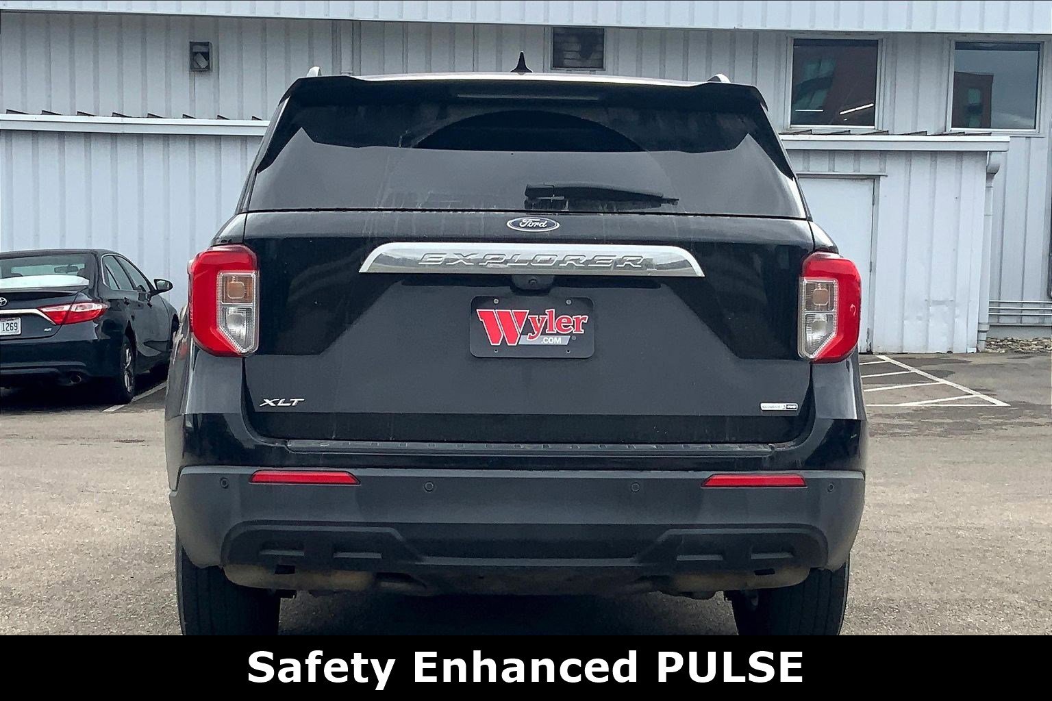 2020 Ford Explorer XLT photo 2