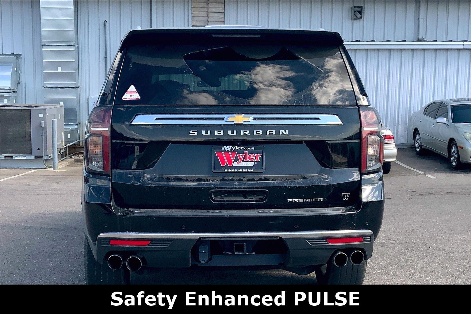2024 Chevrolet Suburban Premier photo 3