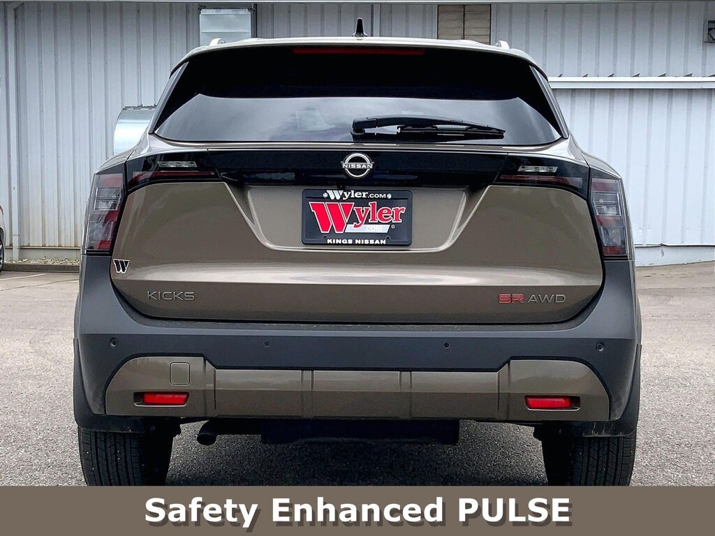 Used 2026 Nissan Kicks SR AWD SUV