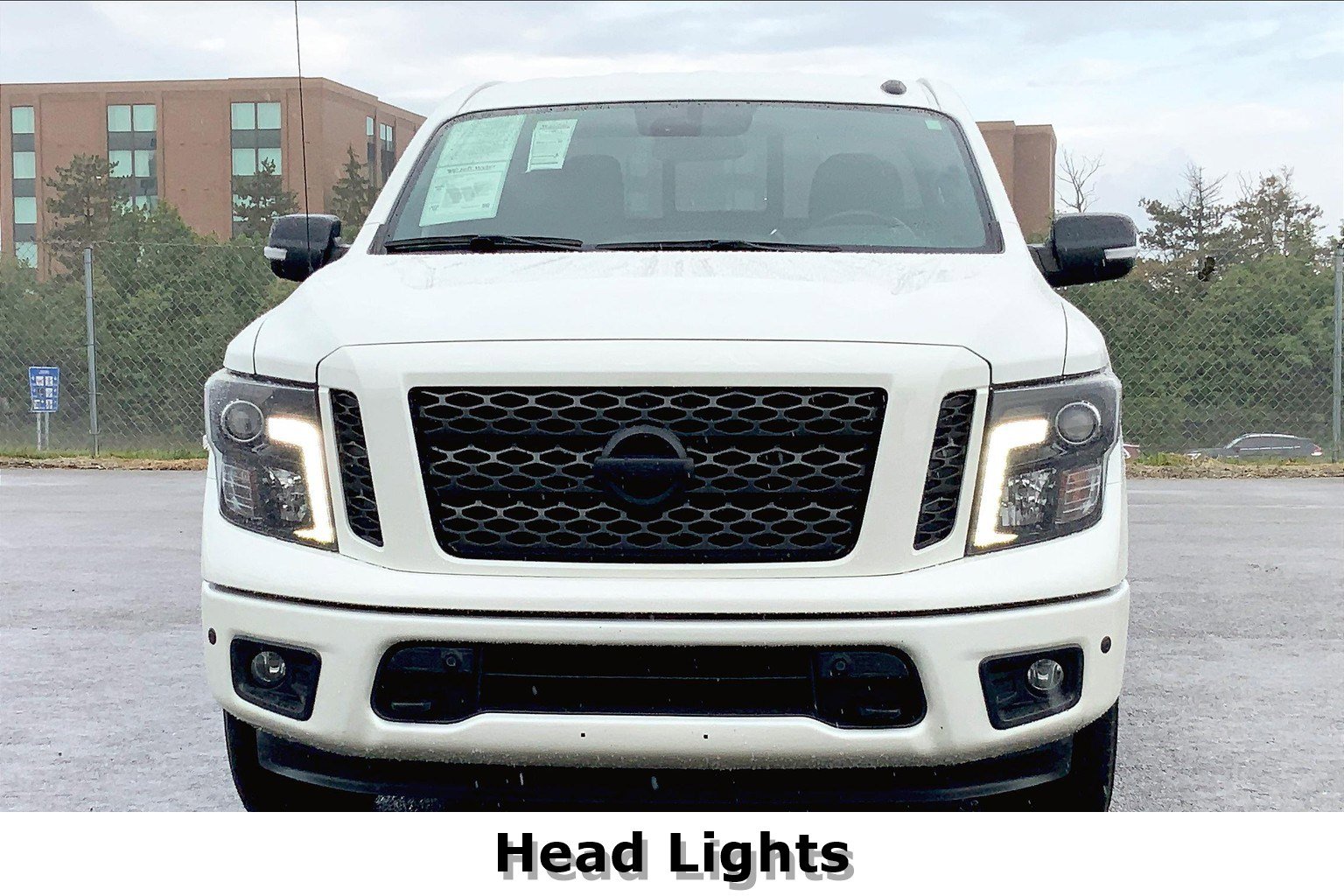 2019 Nissan Titan Crew Cab SV photo 2