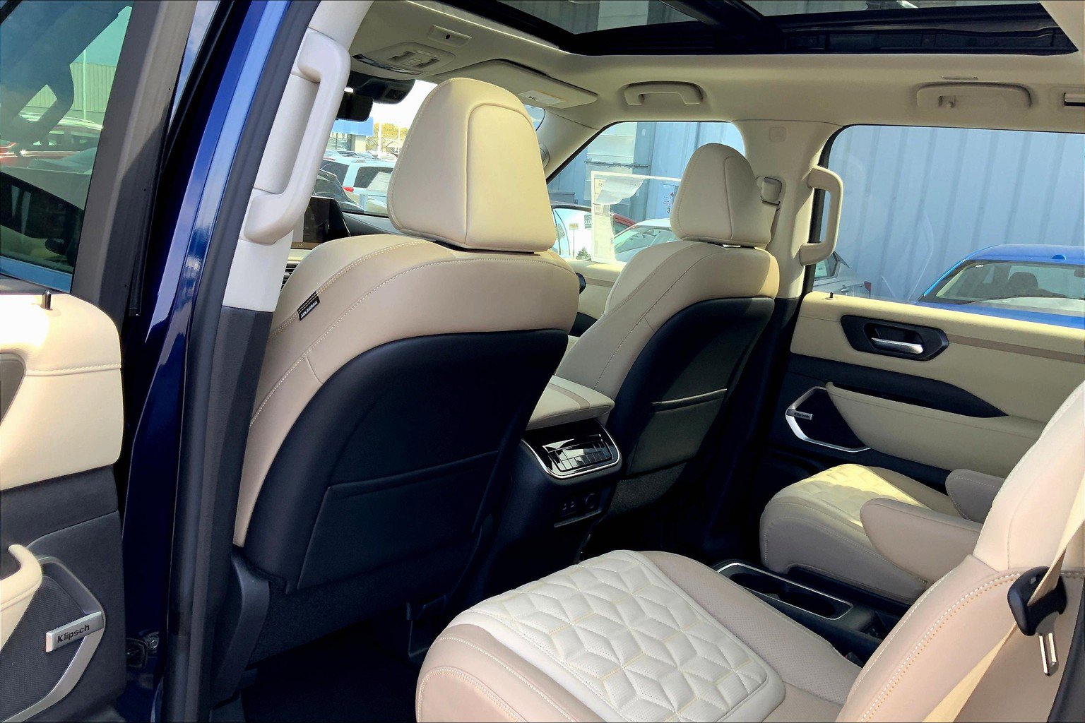 2026 Nissan Armada Platinum - Photo 16