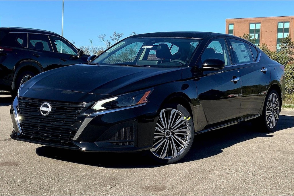 New 2025 Nissan Altima SL 4dr Car