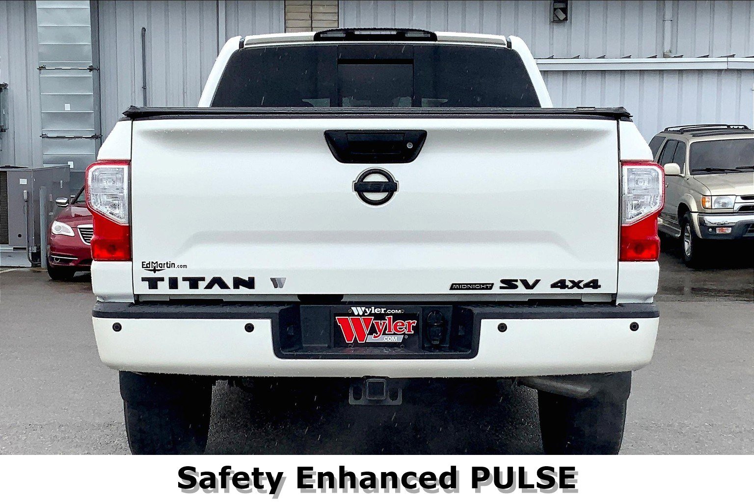 2019 Nissan Titan Crew Cab SV photo 3