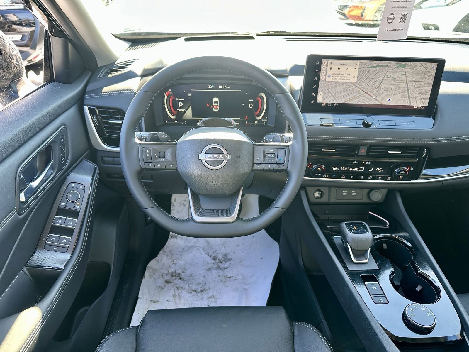 2025 Nissan Rogue SL photo 4