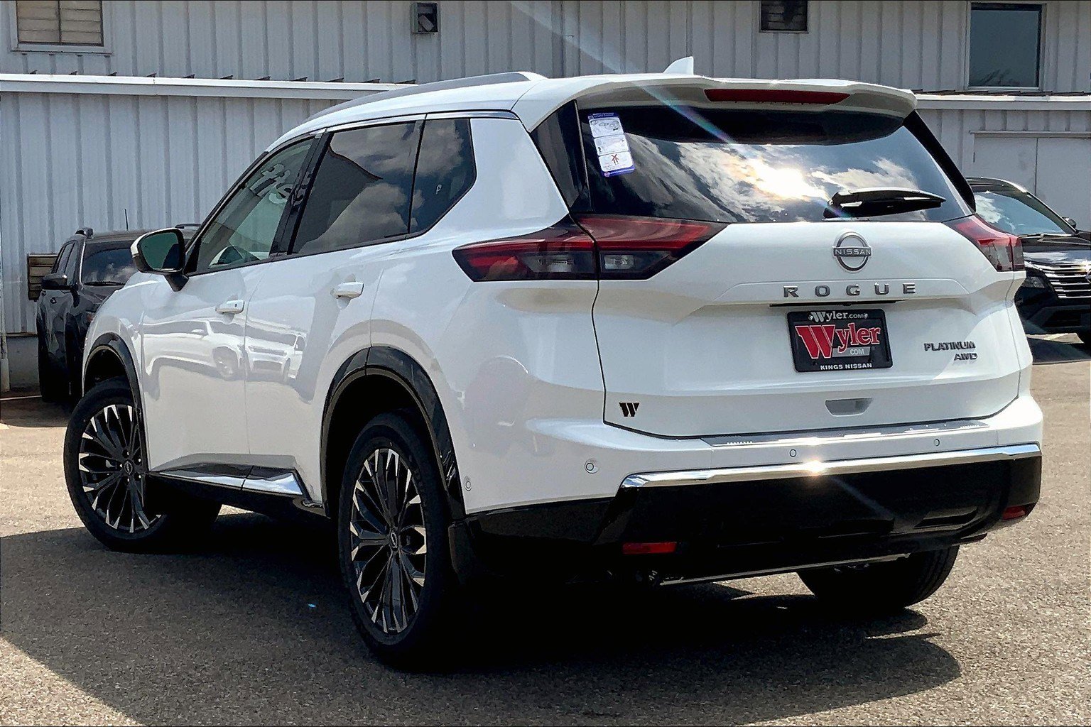 2026 Nissan Rogue Platinum photo 3