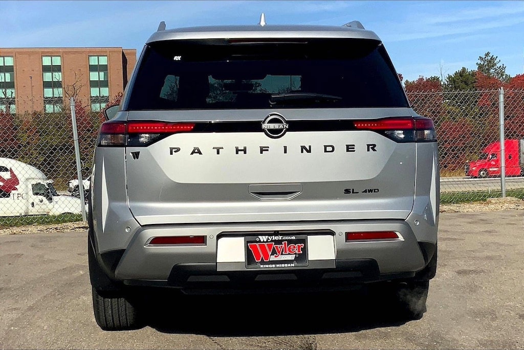 New 2025 Nissan Pathfinder SL Sport Utility